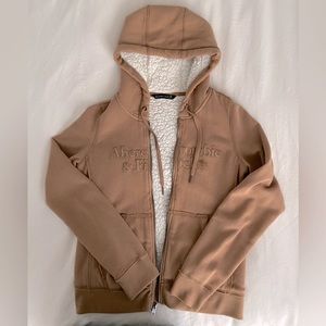 Hoodie Abercrombie & Fitch. Size XS. In perfect condition. Color is light brown